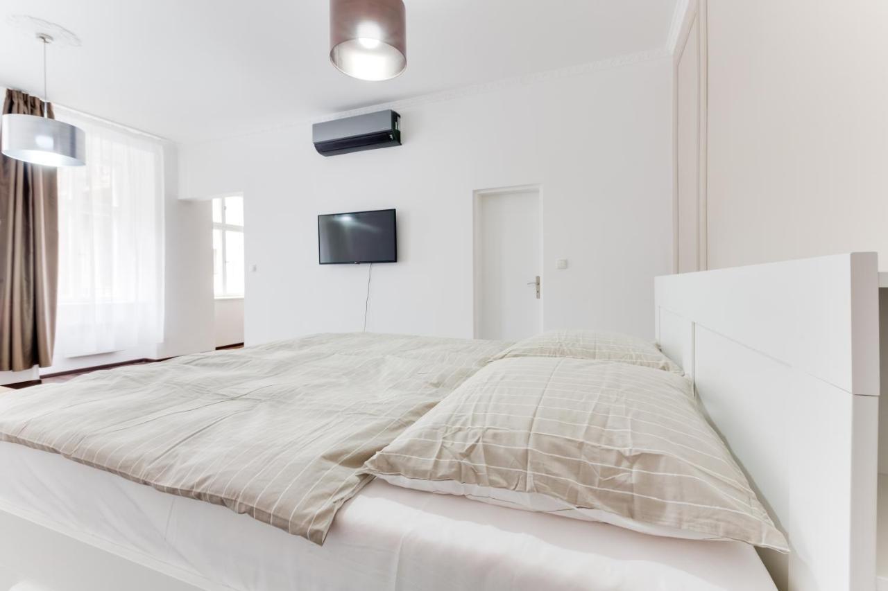 Free Days Luxury Apartment 布拉格 外观 照片